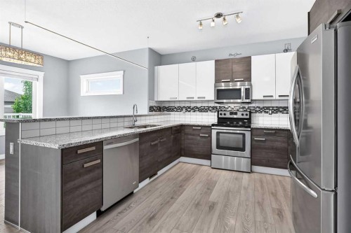 38 Cambridge Close, Blackfalds, AB - Indoor Photo Showing Kitchen With Stainless Steel Kitchen With Upgraded Kitchen