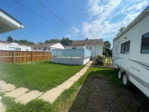 5306 50 Street, Camrose, AB - Outdoor