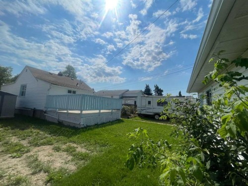 5306 50 Street, Camrose, AB - Outdoor