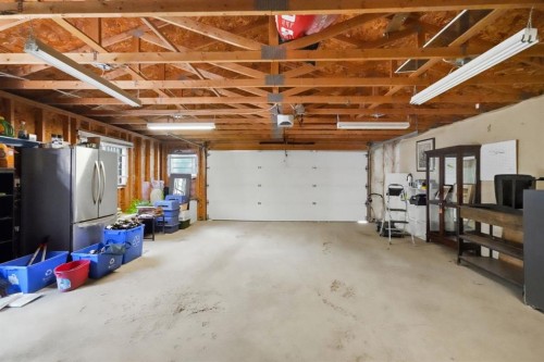 5708 45 Avenue, Red Deer, AB - Indoor Photo Showing Garage