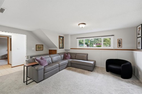 53 Reeves Crescent, Red Deer, AB - Indoor Photo Showing Other Room
