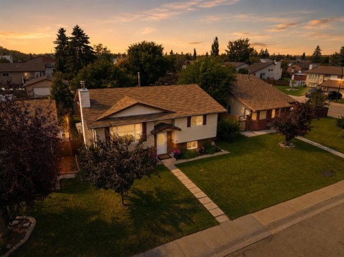 53 Reeves Crescent, Red Deer, AB - Outdoor