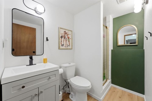 53 Reeves Crescent, Red Deer, AB - Indoor Photo Showing Bathroom