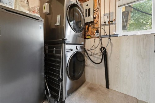 53 Reeves Crescent, Red Deer, AB - Indoor Photo Showing Laundry Room