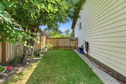 53 Reeves Crescent, Red Deer, AB - Outdoor