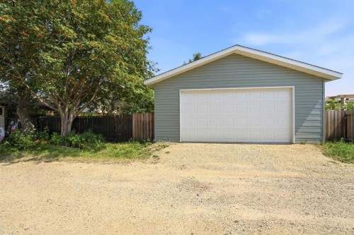 53 Reeves Crescent, Red Deer, AB - Outdoor