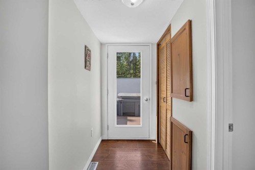 7-32579 Range Road 52, Rural Mountain View County, AB - Indoor Photo Showing Other Room