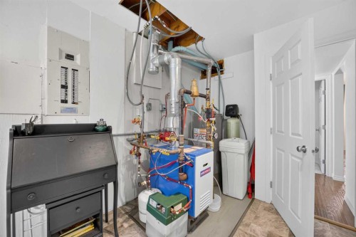 7-32579 Range Road 52, Rural Mountain View County, AB - Indoor