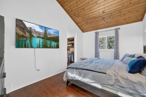 7-32579 Range Road 52, Rural Mountain View County, AB - Indoor Photo Showing Bedroom