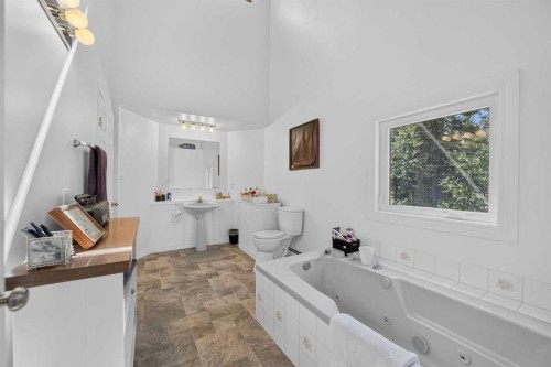 7-32579 Range Road 52, Rural Mountain View County, AB - Indoor Photo Showing Bathroom