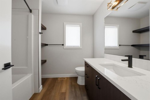 20 Toye Street, Red Deer, AB - Indoor Photo Showing Bathroom
