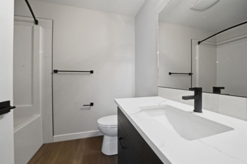 20 Toye Street, Red Deer, AB - Indoor Photo Showing Bathroom