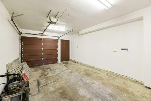 14 Eagle Road, Lacombe, AB - Indoor Photo Showing Garage