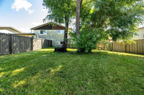 14 Eagle Road, Lacombe, AB - Outdoor