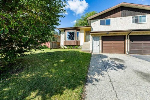 14 Eagle Road, Lacombe, AB - Outdoor