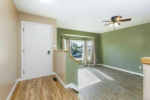 14 Eagle Road, Lacombe, AB - Indoor Photo Showing Other Room