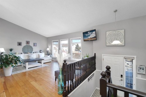 4640 47 Street, Sylvan Lake, AB - Indoor