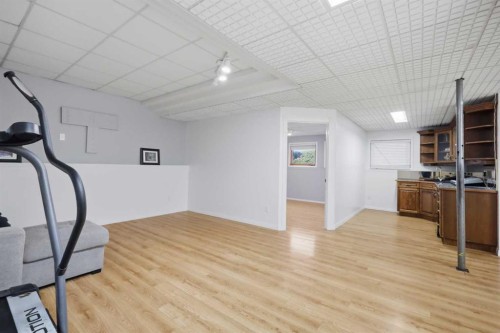 4640 47 Street, Sylvan Lake, AB - Indoor