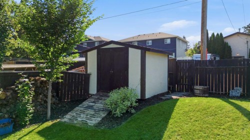 4640 47 Street, Sylvan Lake, AB - Outdoor