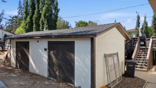 4640 47 Street, Sylvan Lake, AB - Outdoor