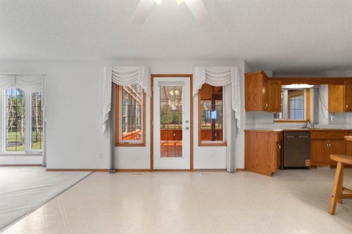 3806 50 Street, Camrose, AB - Indoor