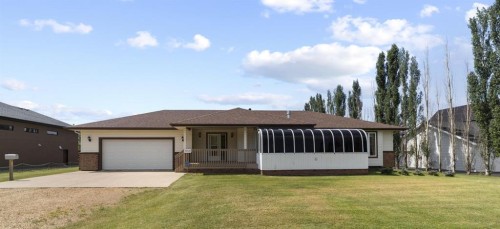 3806 50 Street, Camrose, AB - Outdoor