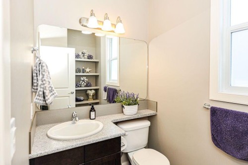 5206 33A Avenue, Camrose, AB - Indoor Photo Showing Bathroom