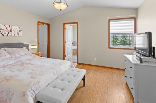 5408 59 Street, Camrose, AB - Indoor Photo Showing Bedroom
