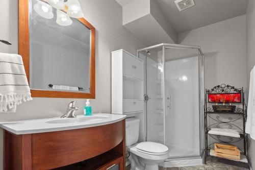 5408 59 Street, Camrose, AB - Indoor Photo Showing Bathroom