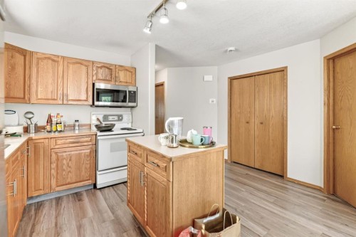 78 Duston Street, Red Deer, AB - Indoor Photo Showing Kitchen