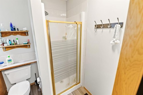 78 Duston Street, Red Deer, AB - Indoor Photo Showing Bathroom