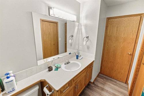 78 Duston Street, Red Deer, AB - Indoor Photo Showing Bathroom