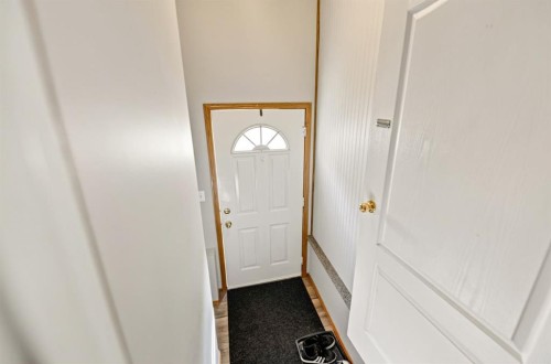 78 Duston Street, Red Deer, AB - Indoor Photo Showing Other Room