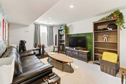 78 Duston Street, Red Deer, AB - Indoor Photo Showing Living Room