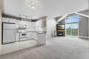 306-5435 Lakeshore Drive, Sylvan Lake, AB  - Indoor Photo Showing Kitchen 
