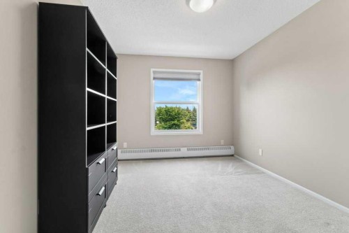 306-5435 Lakeshore Drive, Sylvan Lake, AB - Indoor Photo Showing Other Room