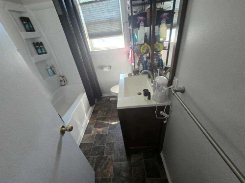 4817 40 Street, Lloydminster, SK - Indoor