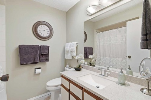 5616 45Th Street, Innisfail, AB - Indoor Photo Showing Bathroom