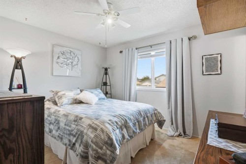 5616 45Th Street, Innisfail, AB - Indoor Photo Showing Bedroom