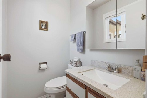 5616 45Th Street, Innisfail, AB - Indoor Photo Showing Bathroom