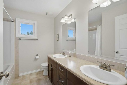 430057 Range Road 22, Rural Ponoka County, AB - Indoor Photo Showing Bathroom