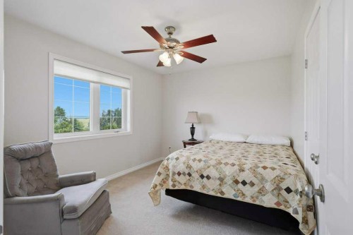 430057 Range Road 22, Rural Ponoka County, AB - Indoor Photo Showing Bedroom