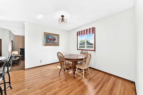 3 43 Avenue Close, Lacombe, AB - Indoor Photo Showing Dining Room