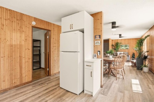 56 Lakeview Avenue, Gull Lake, AB - Indoor Photo Showing Kitchen