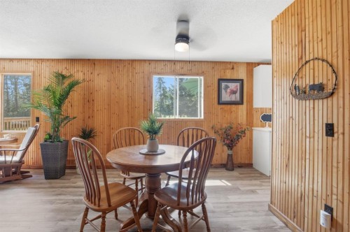 56 Lakeview Avenue, Gull Lake, AB - Indoor Photo Showing Dining Room