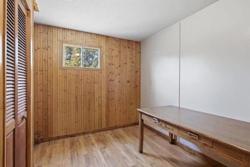 56 Lakeview Avenue, Gull Lake, AB - Indoor Photo Showing Other Room