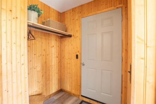 56 Lakeview Avenue, Gull Lake, AB - Indoor Photo Showing Other Room