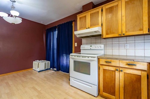 5005 53 Street, Castor, AB - Indoor Photo Showing Kitchen