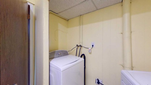 5005 53 Street, Castor, AB - Indoor