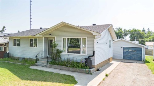 5005 53 Street, Castor, AB - Outdoor